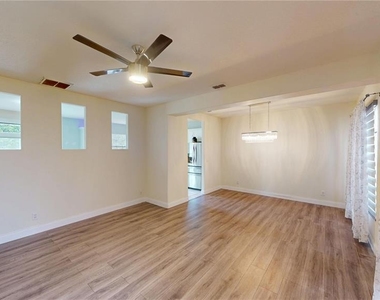 3044 Camino Real Drive S - Photo Thumbnail 4