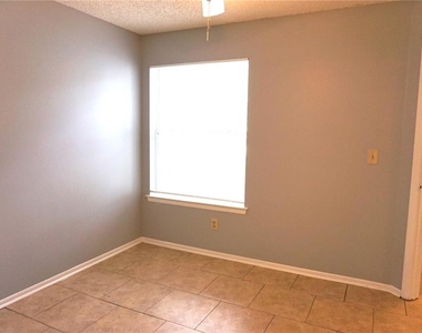 732 Secret Harbor Lane - Photo Thumbnail 8