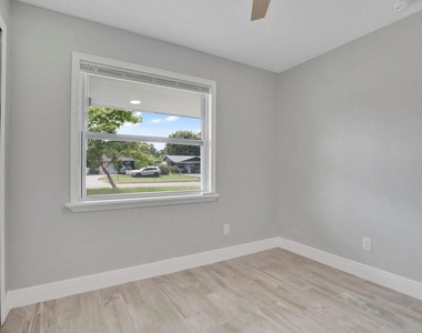 2115 Messina Avenue - Photo Thumbnail 16