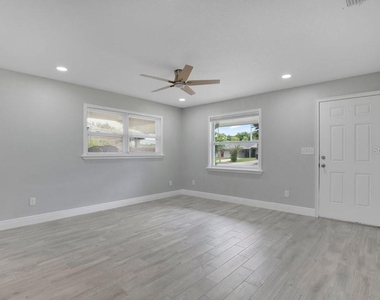 2115 Messina Avenue - Photo Thumbnail 4