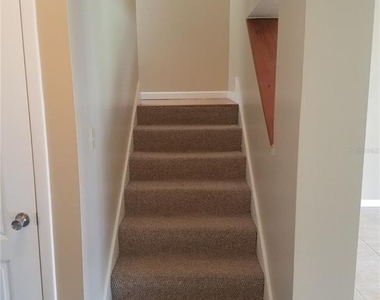 5421 Vineland Road - Photo Thumbnail 5