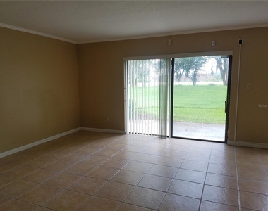 5421 Vineland Road - Photo Thumbnail 2