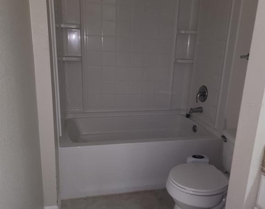142 Southern Pecan Circle - Photo Thumbnail 18