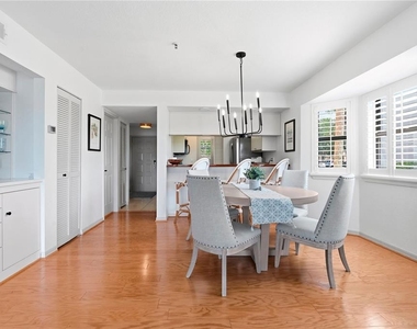 460 Bouchelle Drive - Photo Thumbnail 7