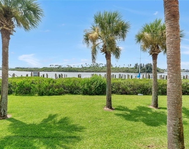 460 Bouchelle Drive - Photo Thumbnail 33