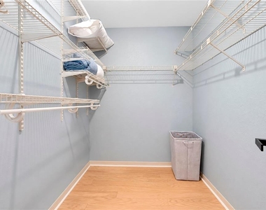460 Bouchelle Drive - Photo Thumbnail 35