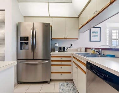 460 Bouchelle Drive - Photo Thumbnail 15