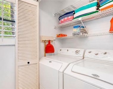 460 Bouchelle Drive - Photo Thumbnail 12