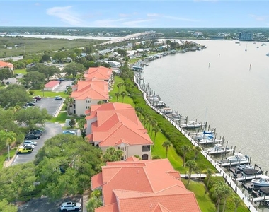 460 Bouchelle Drive - Photo Thumbnail 22