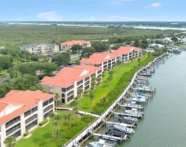460 Bouchelle Drive - Photo Thumbnail 21