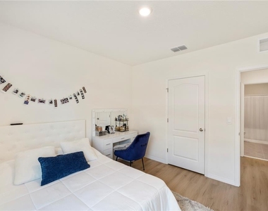 2630 Angel Falls Drive - Photo Thumbnail 26