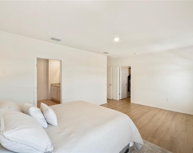 2630 Angel Falls Drive - Photo Thumbnail 33