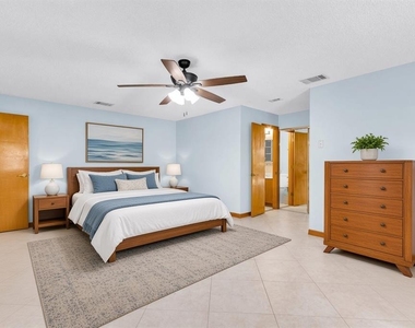 2805 Lake Tohopekaliga Boulevard - Photo Thumbnail 7
