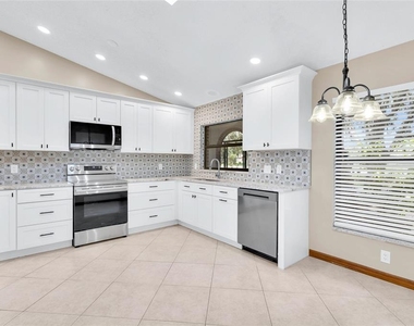 2805 Lake Tohopekaliga Boulevard - Photo Thumbnail 1