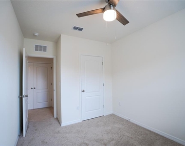 2331 Gifford Drive - Photo Thumbnail 18