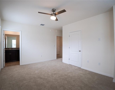 2331 Gifford Drive - Photo Thumbnail 9