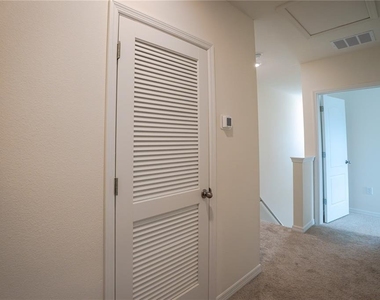 2331 Gifford Drive - Photo Thumbnail 13