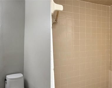 1907 Park Manor Drive - Photo Thumbnail 26