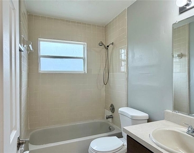 1907 Park Manor Drive - Photo Thumbnail 14