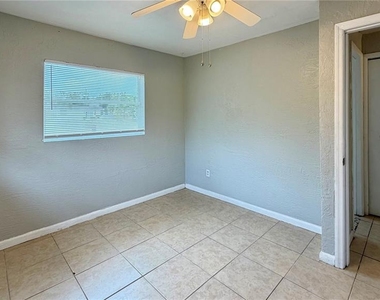 1907 Park Manor Drive - Photo Thumbnail 19