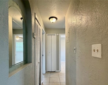 1907 Park Manor Drive - Photo Thumbnail 8