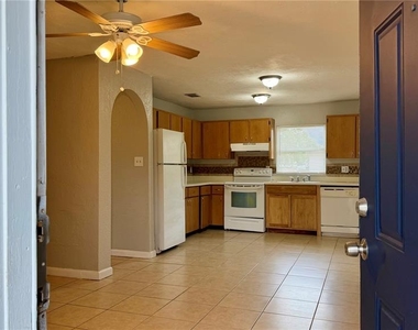 1907 Park Manor Drive - Photo Thumbnail 1