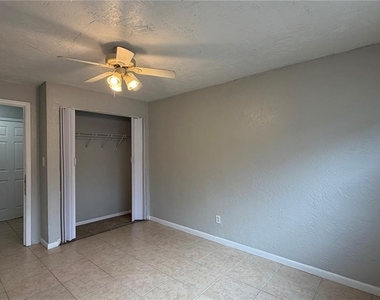 1907 Park Manor Drive - Photo Thumbnail 23
