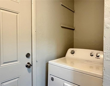 1907 Park Manor Drive - Photo Thumbnail 29