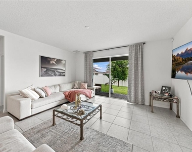 2235 Pigeon Plum Drive - Photo Thumbnail 9