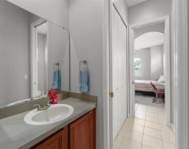 14411 Hampshire Bay Circle - Photo Thumbnail 41