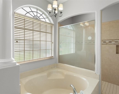 14411 Hampshire Bay Circle - Photo Thumbnail 27