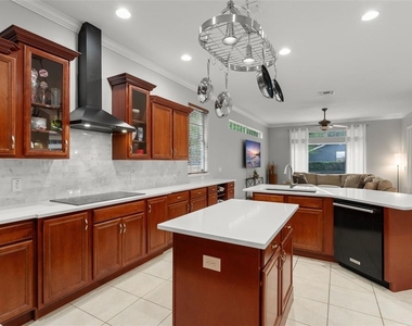 14411 Hampshire Bay Circle - Photo Thumbnail 9