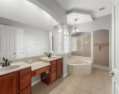 14411 Hampshire Bay Circle - Photo Thumbnail 26
