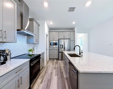 13568 Autumn Harvest Avenue - Photo Thumbnail 8