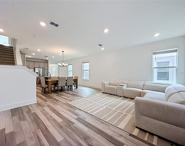 13568 Autumn Harvest Avenue - Photo Thumbnail 13