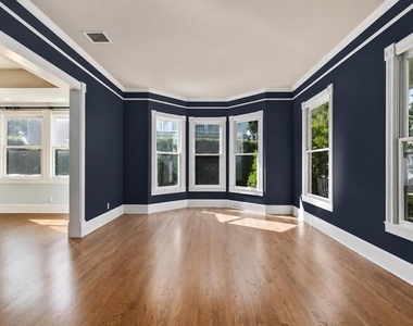 1119 Belleaire Circle - Photo Thumbnail 11