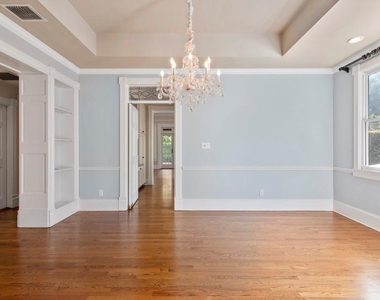 1119 Belleaire Circle - Photo Thumbnail 10