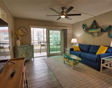 240 Santa Maria Street - Photo Thumbnail 10