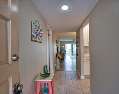 240 Santa Maria Street - Photo Thumbnail 4