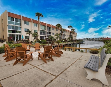 240 Santa Maria Street - Photo Thumbnail 2