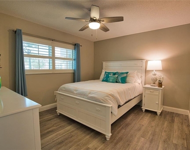 240 Santa Maria Street - Photo Thumbnail 20