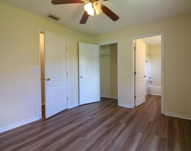 6719 Highlands Creek Boulevard - Photo Thumbnail 27