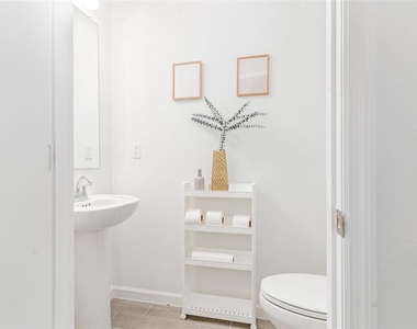710 Nw 126th Terrace - Photo Thumbnail 11