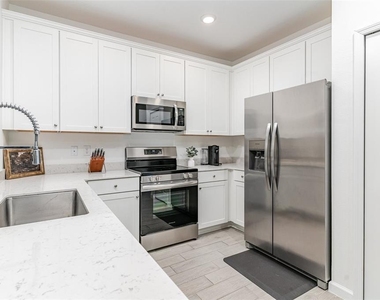 710 Nw 126th Terrace - Photo Thumbnail 9