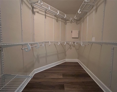 14424 Nw 22nd Place - Photo Thumbnail 8