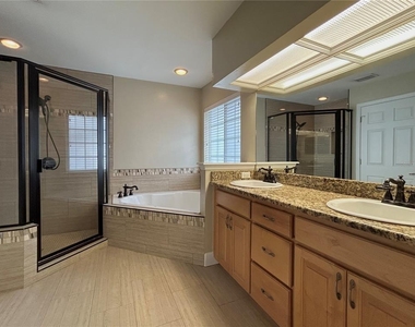 14424 Nw 22nd Place - Photo Thumbnail 7