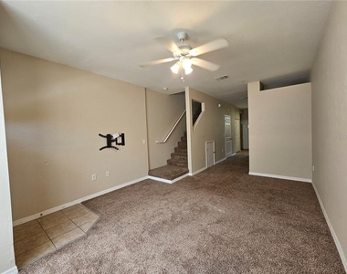 3575 Sw 30th Way - Photo Thumbnail 1