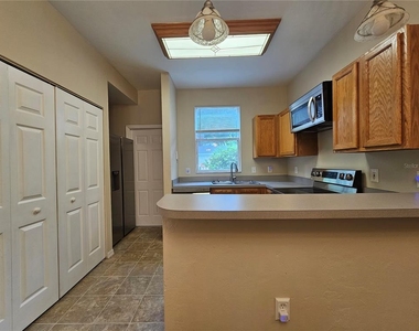 3575 Sw 30th Way - Photo Thumbnail 3