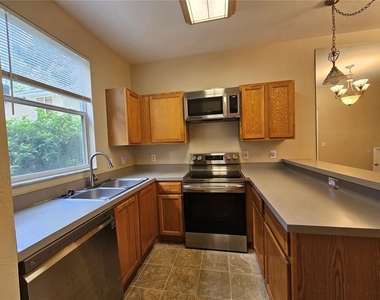 3575 Sw 30th Way - Photo Thumbnail 7