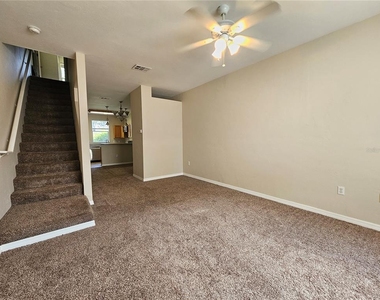 3575 Sw 30th Way - Photo Thumbnail 2